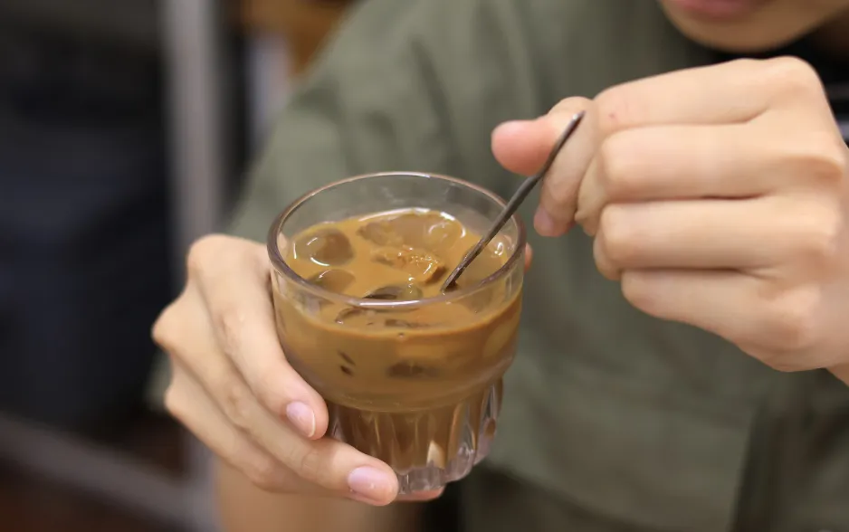 ca-phe-sua-pha-phin.webp
